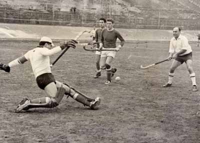 Breve storia dell HOCKEY SU PRATO FIH ha voluto dotare di un proprio codice etico e che adotta, da sempre, il terzo tempo.