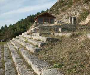 Fondato nel 1320 su preesistenze romane, quest ultimo possiede una splendida facciata rinascimentale, interni barocchi e settecenteschi, e ospita il museo civico, che conserva antichità italiche e