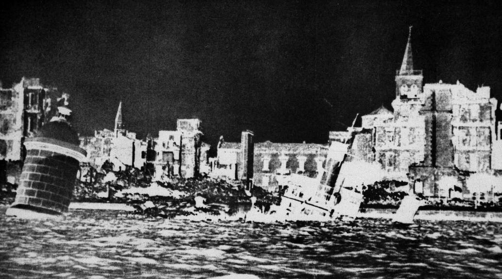 Lo sconvolgente scenario del porto di Zara nel novembre del 1944; morte, rottami, distruzione e niente altro, ovunque calità e delle isole prospicienti continuavano ad aver sete anche sotto gli