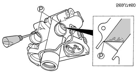 Cilindri di tilt e trim T R.. Chiave per ghiere di chiusura cilindri: 00-0 Ghiera di chiusura del cilindro di trim: 0 N m (,0 kgf m,,0 ft lb).
