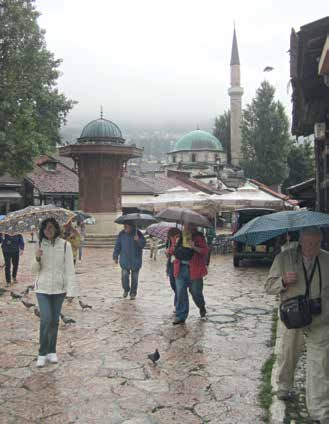 8 I tascabili di Palazzo Lascaris Sarajevo Sarajevo, la Gerusalemme d Europa ci ha accolti con la luce livida di un tardo pomeriggio di pioggia battente.