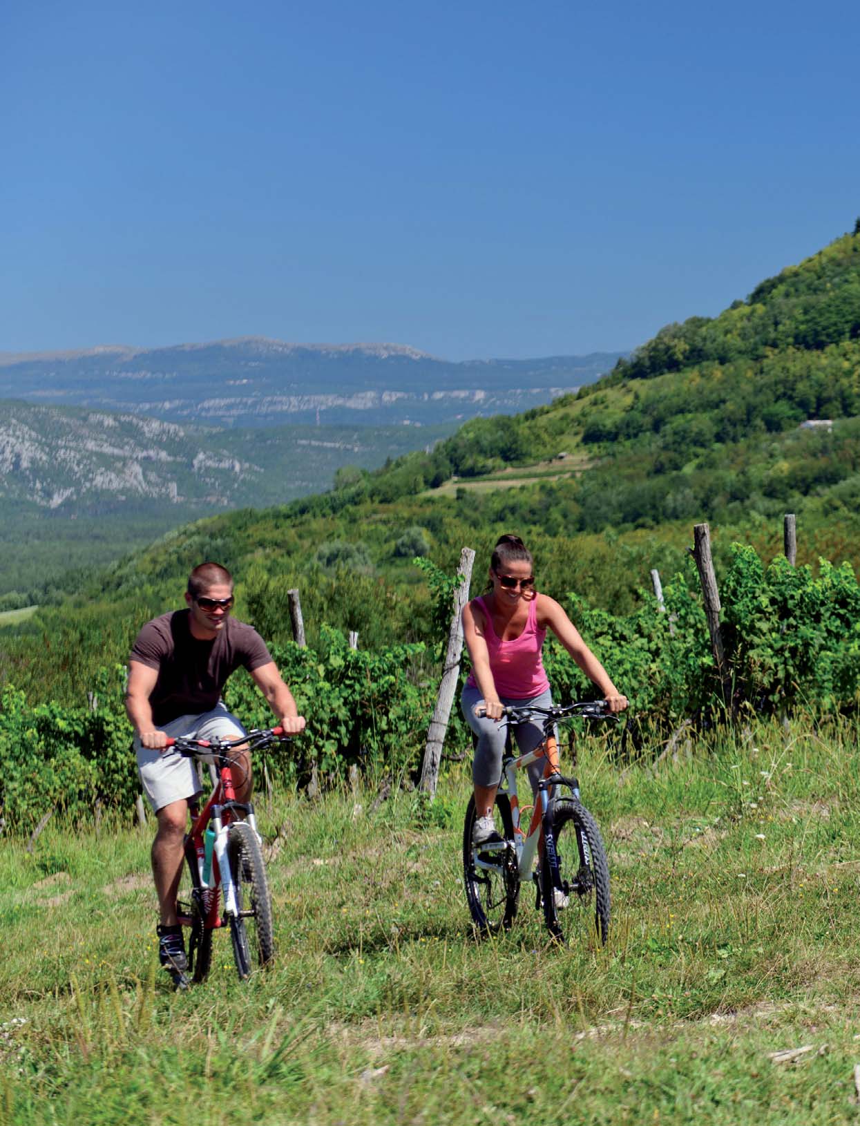 L ISTRIA CENTRALE. SREDIŠNJA ISTRA. 67 MOTOVUN-MONTONA La bellezza intatta L ISTRIA CENTRALE. SREDIŠNJA ISTRA. PAZIN-PISINO. BUZET-PINGUENTE.