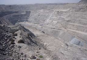 In Niger c è la più grande miniera di Uranio dell Africa e la seconda del mondo. Occupa decine di km quadrati di territorio e secondo AREVA si estrarranno 5.