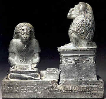 L origine è ignota, tuttavia si sa che divenne dio di Ermopoli in tempi antichi, dove ebbe un ruolo molto importante e fu identificato con un diobabbuino locale e divenne sposo di Seshat.
