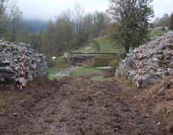 Kusetič) Fig. 139. Il muretto nella parte nord del muro trasversale (Foto: J.