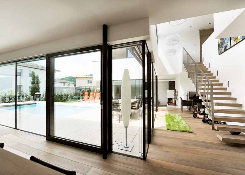 Sistemi a tutto vetro per elementi fissi Finestre e porte per balconi combinate con LOFT LOFT può essere combinato con finestre e porte per balconi in legno-alluminio ALWOOD