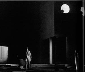 Jacques Tatì nel film Mon Oncle 2 propone due forme di vita contrapposte in cui emerge il concetto dell abitare come condizione estrema tra individuo e spazio domestico, dove lo spazio ed in modo