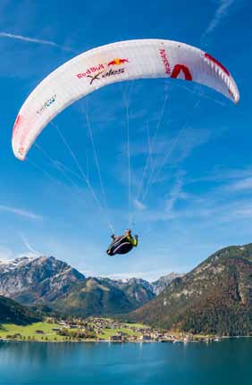 E per ottimizzare i risultati e il diverti- X-ALPS2013 Segui le tracce degli atleti X-ALPS lire sui decolli più impegnativi con un peso ture in montagna in cerca di un compa- mento vi raccomandiamo