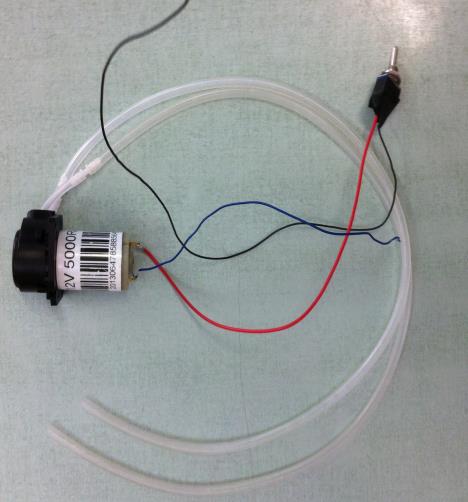 Fotoresistenza La fotoresistenza è un componente elettronico la cui resistenza è inversamente proporzionale alla quantità di luce che lo colpisce.