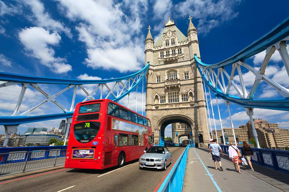 Bus Turistico panoramico di Londra Hop On Hop Off Bus Tour 24 Hours Descrizione Diventa un esperto di una delle capitali più rappresentative d Europa con il modo più pratico di fare turismo; un hop