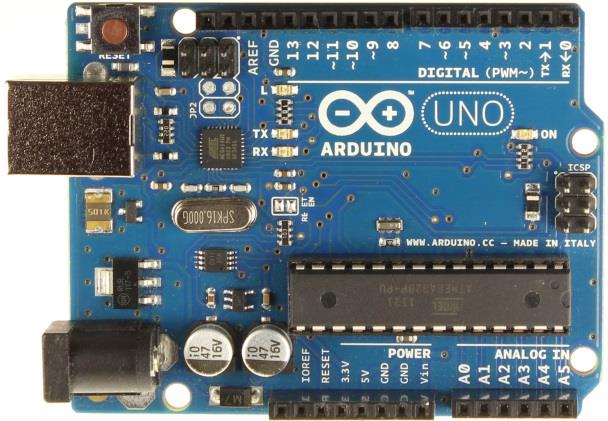 Arduino UNO: Per realizzare questo progetto abbiamo utilizzato un Arduino di tipo UNO. Può essere alimentato con un battery pack o collegandolo a un computer tramite cavo USB.