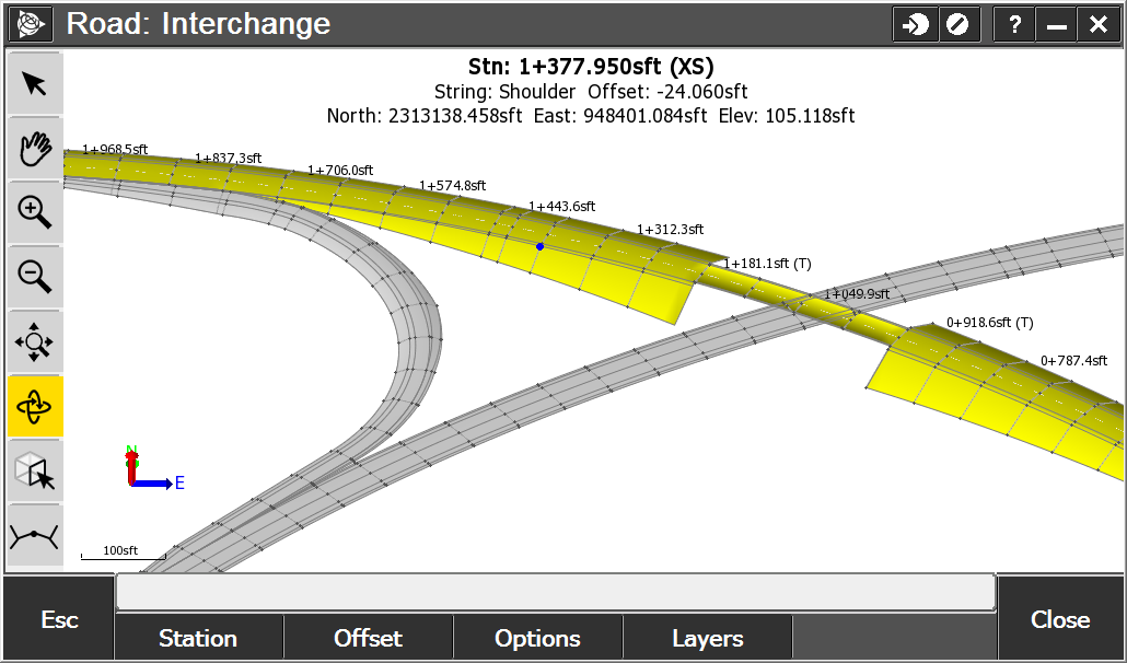 L'immagine riportata sotto mostra un raccordo (svincolo) stradale con la strada corrente evidenziata: È possibile visualizzare la strada in 3D dalla mappa 3D a cui si accede dal menu Strade / Lavori.