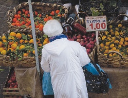 23 febbraio 2013 IL FENOMENO nin EUROPA MEGLIO SOLO LA SPAGNA Coltivazioni biologiche sul 10 per cento dei campi del Bel Paese 15 AGRICOLTUR A La superficie agricola italiana coltivata nel rispetto