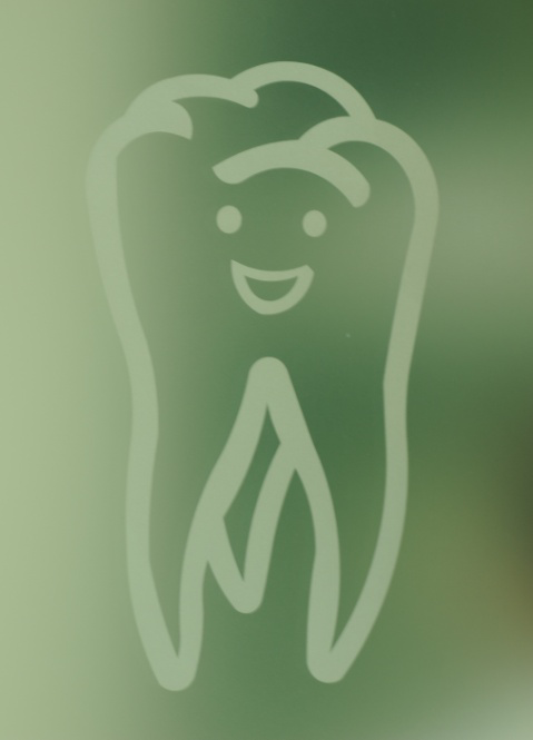In Breve Questa "Guida ai Servizi" è uno strumento che ci consente di presentarle lo Studio Associato di Odontoiatria dei Dottori Eliana, Milvia e Claudio Di Gioia.