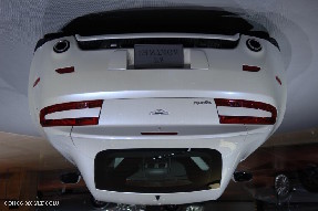 V8 Vantage Un misto tra la tradizione Aston Martin e la versatilità per uso quotidiano Il risultato è la vettura sportiva