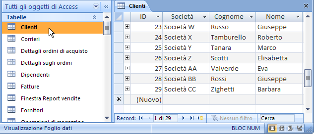 Nel riquadro di spostamento cliccare doppiamente sul nome della tabella per aprirla nella modalità predefinita (usualmente in visualizzazione foglio dati).