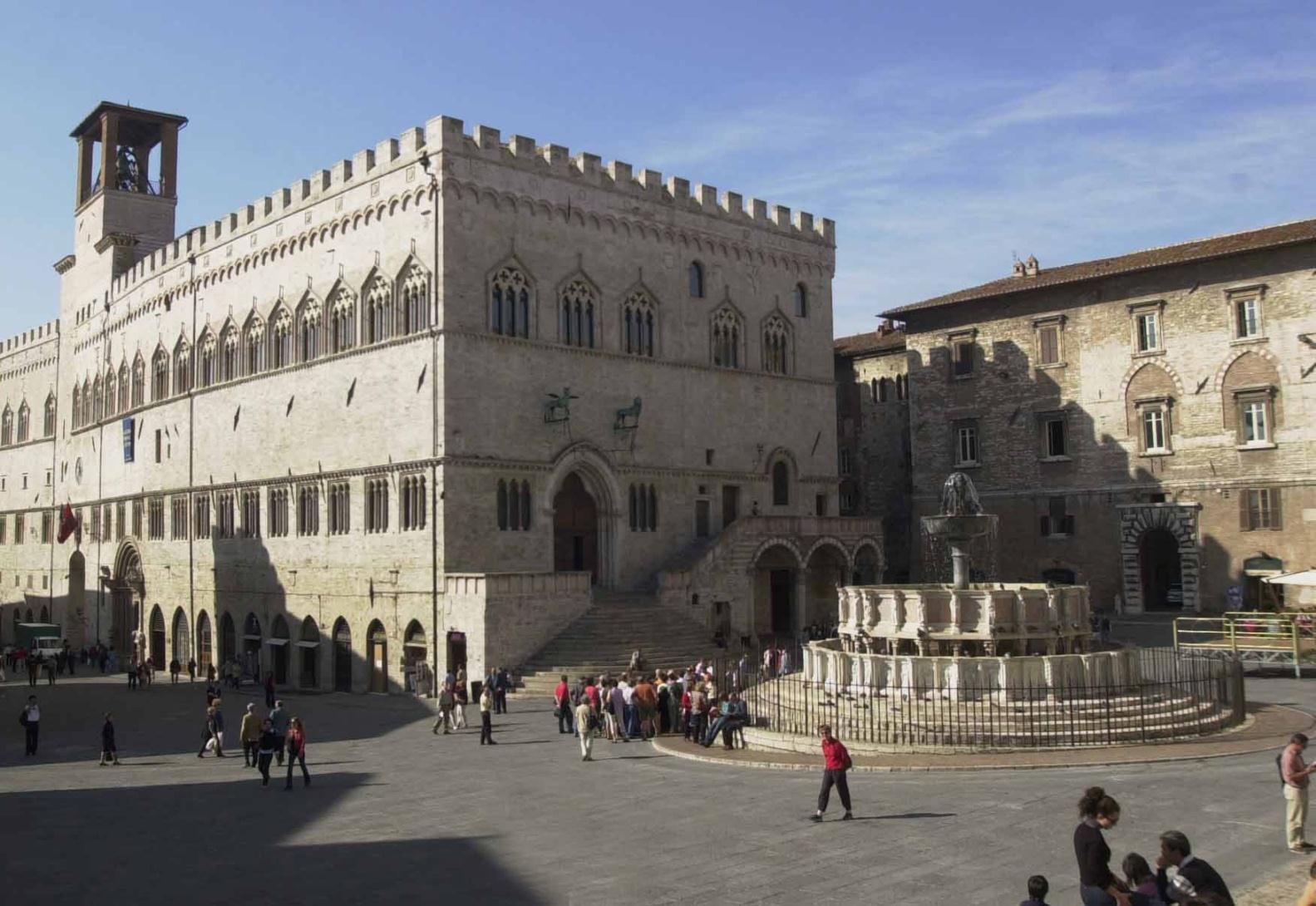 I turisti a Perugia 2003-12 Turismo Arrivi di turisti: + 30% Invariate le presenze: oltre un milione l