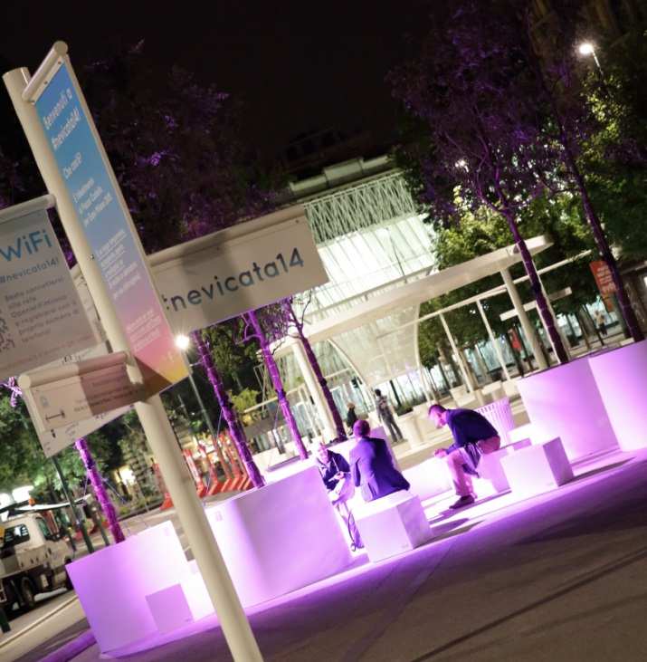 Milano a LED Progetti mirati come MyLED A2A sta consolidando alcuni progetti legati alla LED experience Tra questi la collaborazione con Philips per l illuminazione architetturale tramite