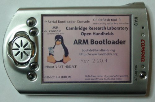 Primo avvio All'avvio viene mostrato l'arm Bootloader che permette di: Dirigire l'output di console su seriale o USB Effettuare il boot via