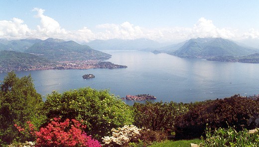 2 giorno: LOCARNO / ASCONA Dopo la prima colazione partenza per l escursione dell intera giornata in Svizzera.