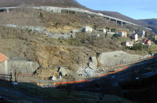 PORTFOLIO ingegneria geotecnica Committente: ATS - Autostrada Torino- Savona Periodo: 2009-202 Attività: Monitoraggio strutturale, progetto delle opere di consolidamento delle pile del viadotto