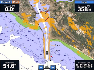 schermata di sovrapposizione del radar L opzione Sovraimpr. Radar consente di sovrapporre le informazioni provenienti dal radar sulla carta di navigazione.