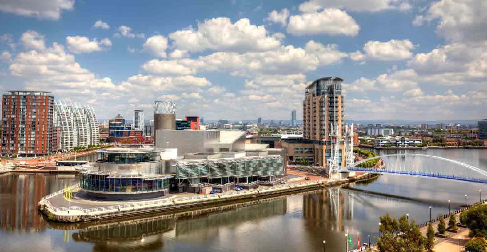 MANCHESTER - Ec Centro Linguistico Ec di Manchester si trova nel cuore della città, a pochi minuti a piedi dalla stazione dei treni Manchester l Piccadilly e a 10 minuti di treno dal famosos tadio