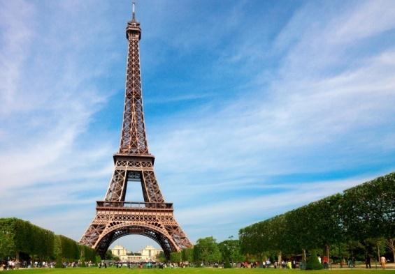 Nuovi treni Roma - Parigi Dopo il successo del primo anno di circolazione del Venezia - Parigi, con oltre 300 mila viaggiatori ed un LF