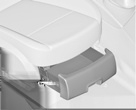 Oggetti e bagagli 67 Console superiore Vano portaoggetti sotto al sedile Contenitore portaoggetti Cassetto sotto il sedile Premere il pulsante per aprire il contenitore portaoggetti.
