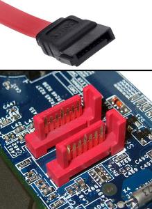 una diminuzione di costo per i cavi una migliore ventilazione del PC e semplicità di montaggio una riduzione dei consumi l hot-swap