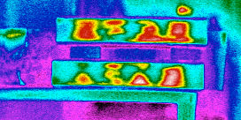 calcestruzzo CFRP calcestruzzo interfase con cavità d aria Figura 53 Placca di materiale composito polimerico rinforzato con fibre di carbonio (CFRP) incollata a due substrati di calcestruzzo con