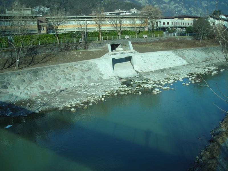 L impianto idroelettrico denominato Corna è stato realizzato nel Comune di Darfo Boario Terme (BS), località Corna, ad opera di Linea Energia.