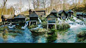 Banja Luka Banja Luka Jajce le cascate Plivsko Jezero i 17 mulini Capitolo quarto Bunga bunga Alle 6 suona la sveglia (la sera prima quello sborone di Gigi sentenziava: domani si parte presto) ma il