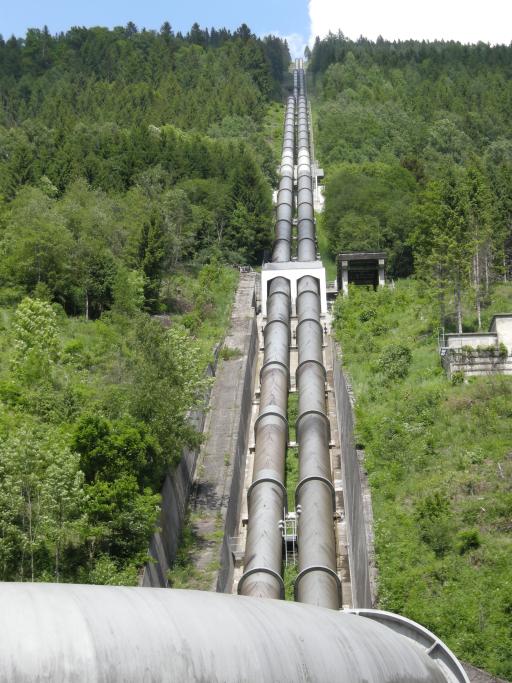 La centrale di Rottau in Carinzia La centrale idroelettrica di Rottau, fa parte del complesso di Centrali di Malta, in Carinzia, che sfruttano una zona del bacino idrografico dell alta Drava.