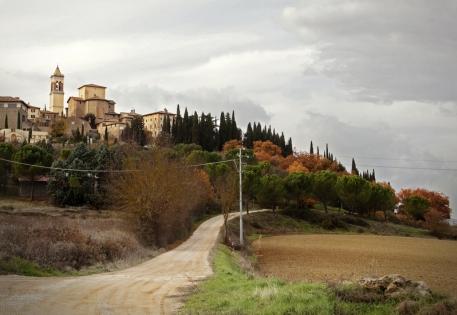 Il progetto di valorizzazione del Borgo di Solomeo ha coniugato valorizzazione e recupero del costruito, programma di ricettività e ospitalità e