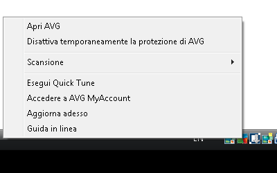 semplificando i contatti con famiglia e amici, l'esplorazione in Internet e la condivisione di foto, video e file.