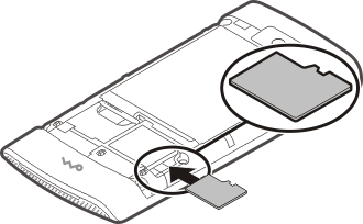 8 Operazioni preliminari 3 Allineare i contatti della batteria e l'alloggiamento della batteria, quindi inserire quest'ultima.