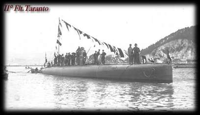 SOMMERGIBILI ITALIANI Il 10 giugno 1915, mentre rientrava a Venezia da una breve missione compiuta lungo le coste istriane, l unità venne silurata ed affondata dal sommergibile nemico U-11 (C.