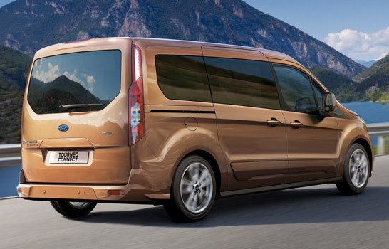 NUOVO FORD TOURNEO CONNECT Maxi 5+1 - CON PIANALE RIBASSATO E SISTEMA FLEXI RAMP - offre il vano bagagli libero in assenza del disabile a bordo PRINCIPALI CARATTERISTICHE DELL ALLESTIMENTO FLEXI RAMP