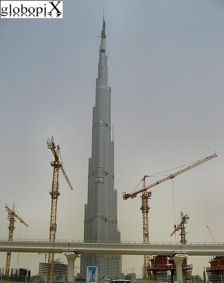 3) Burj Khalifa http://www.globopix.