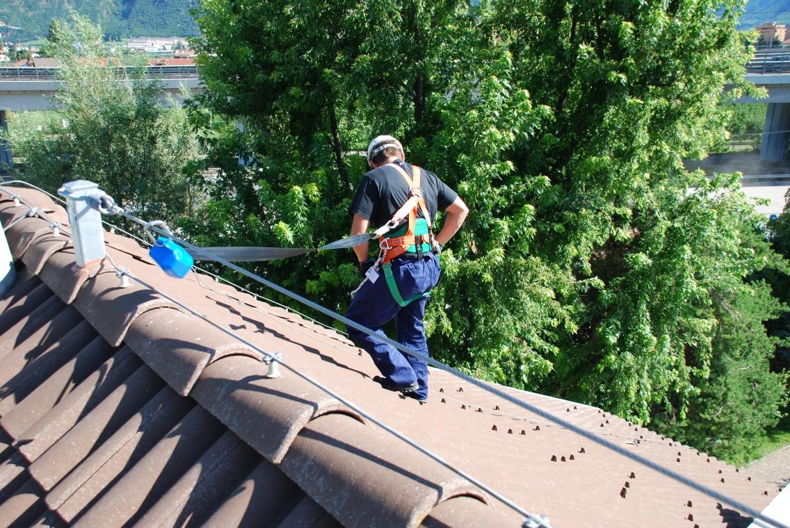 LAVORI IN QUOTA E RISCHIO DI CADUTA DALL'ALTO: DOVERI E RESPONSABILITÀ