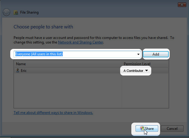 Nella finestra di dialogo File Sharing (Condivisione file), fare clic sulla freccia sulla destra della casella di testo e selezionare Everyone (Tutti) per condividere tutti i file con qualsiasi