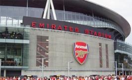 IMPIANTI North London Considerato uno dei migliori esempi di impianto di calcio moderno, l Emirates Stadium è la casa dell Arsenal FC. Inaugurato nel 2006, lo stadio è in grado di ospitare circa 60.