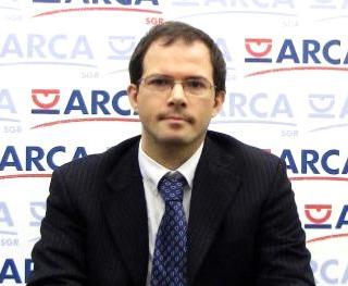 Il team di gestione MARCO VICINANZA Direttore Investimenti Arca SGR Laurea in Discipline Economiche e Sociali (Università Bocconi) In ARCA SGR dal 1994 GIOVANNI RADICELLA, PhD Responsabile