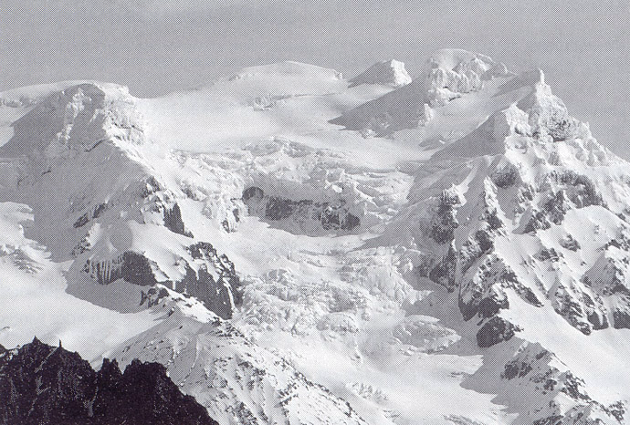 - Eyjafjallajökull; 1666 m. vari itinerari lunghi ma facili e una occasione per arrampicarsi sul ghiacciaio di Gígjökull a portata di mano.