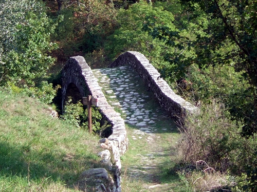 Ritrovo: ore 9:00 parcheggio vicino al Ponte della Cresa, Via del Seminario, Pontremoli (ci si sposterà con mezzi propri al punto di partenza del percorso in località Previdé).