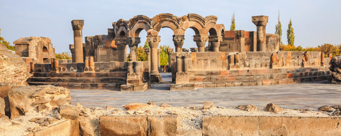 ARMENIA E NAGORNO KHARABAGH - PARTENZA 9 OTTOBRE Tra villaggi sconosciuti e antichi monasteri Antichi monasteri cristiani, misteriosi siti archeologici, villaggi sperduti tra montagne maestose e