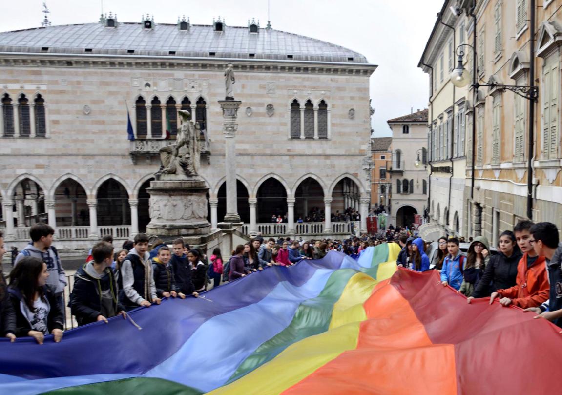 Il 17 e 18 aprile 2015, infatti, a 100 anni dalla Dichiarazione di guerra all Austria, 3500 studenti di 90 scuole italiane si sono incontrati ad Udine, capitale italiana della I Guerra Mondiale, per