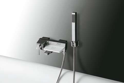 Cod. 212/PF Gruppo vasca (senza accessori) Bath mixer (without accessories) CROMO / CHROME Cod.