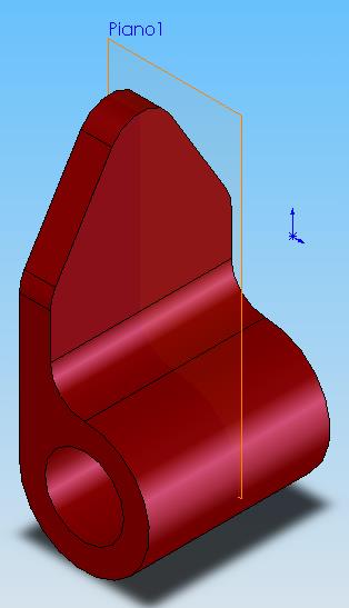 A B C Figura 6 5. Creare un piano di simmetria verticale. Riflettere le lavorazioni di foro e tasca passante realizzata nella domanda 4, rispetto al piano di simmetria.
